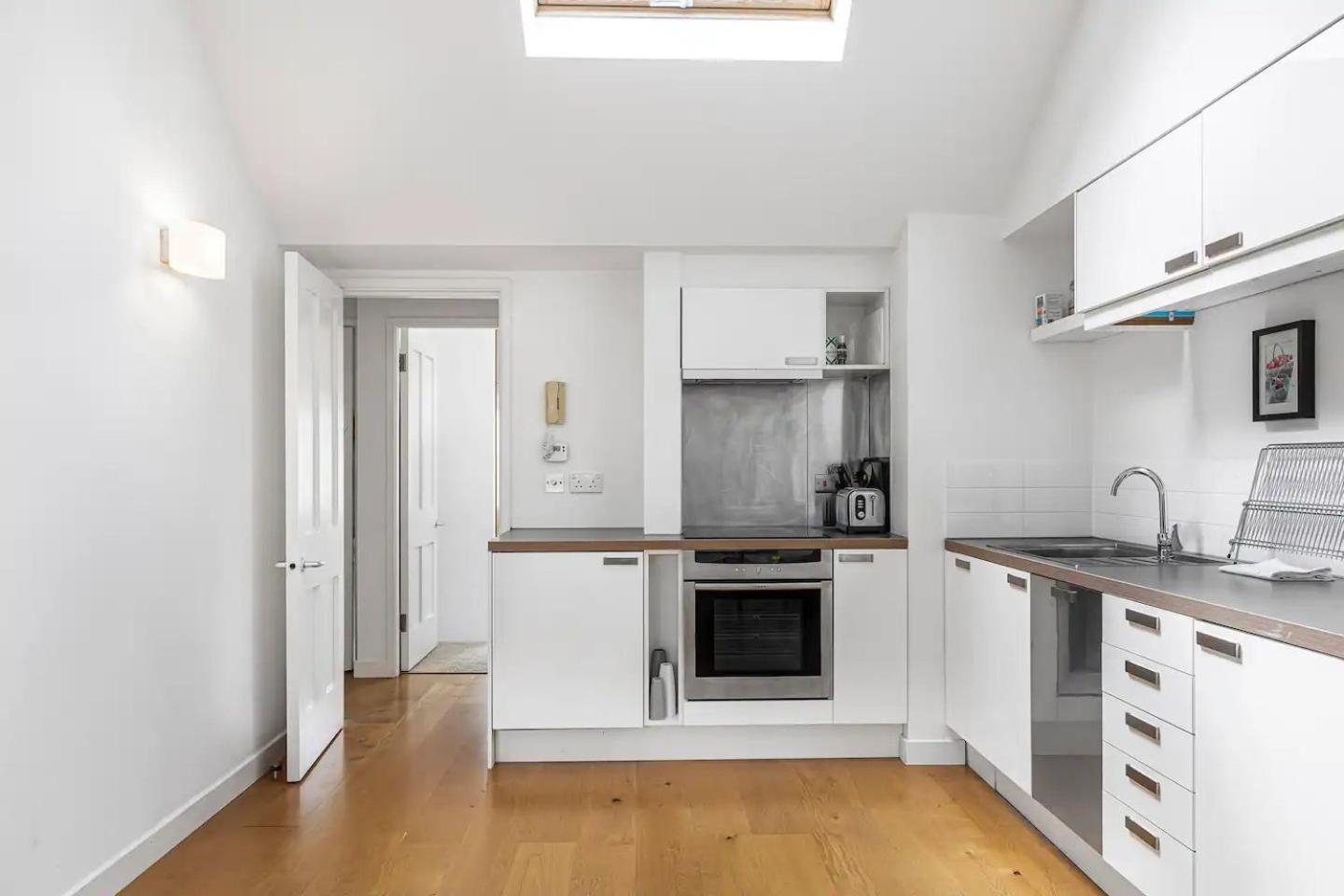 Pass The Keys Barbican Gem Apartment London