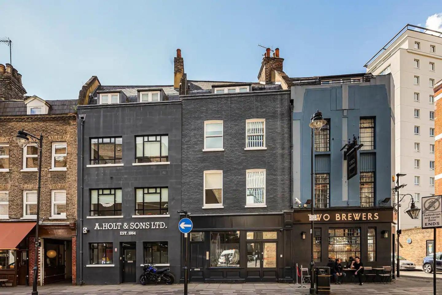 Pass The Keys Barbican Gem Apartment London